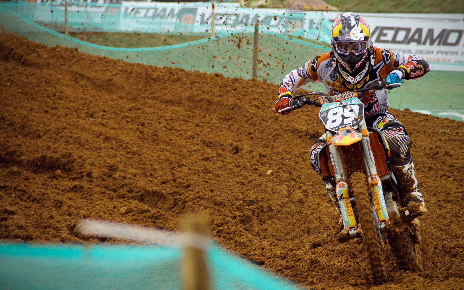 羽毛球赛场焦点！法国队对阵韩国队，激战正酣，豪门对决再度上演