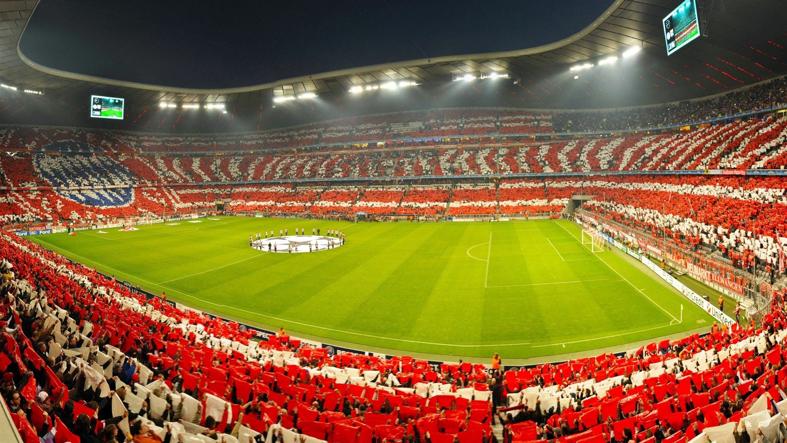 莱万多夫斯基回归赛场，出色防守首场状态亮眼，日本队观众沸腾！